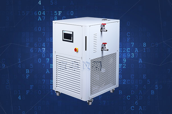 小型高低溫循環(huán)一體機的導(dǎo)熱油詳細介紹 小型高低溫循環(huán)一體機的導(dǎo)熱油詳細介紹